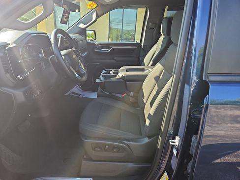 Used 2023 Chevrolet Silverado 1500 LT AWD/4WD image 10