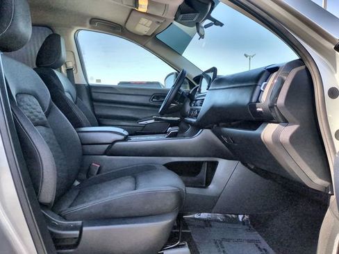 Used 2024 Nissan Pathfinder S FWD image 35