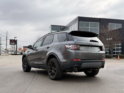 Used 2016 Land Rover Discovery Sport SE image 3