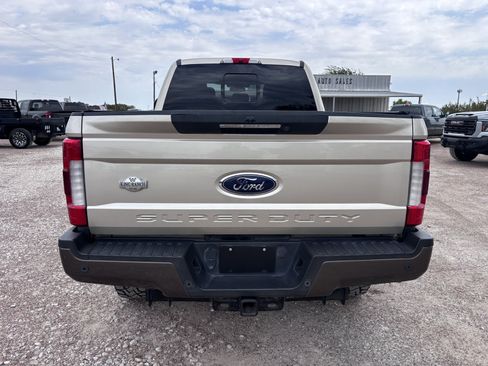 Used 2017 Ford F250 King Ranch w/ King Ranch Ultimate Package AWD/4WD image 4