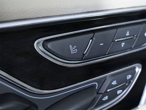 Used 2020 Lincoln Navigator Reserve w/ Luxury Package image 28