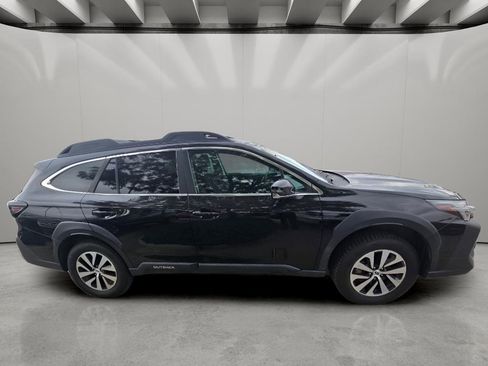 Used 2023 Subaru Outback Premium AWD/4WD image 11