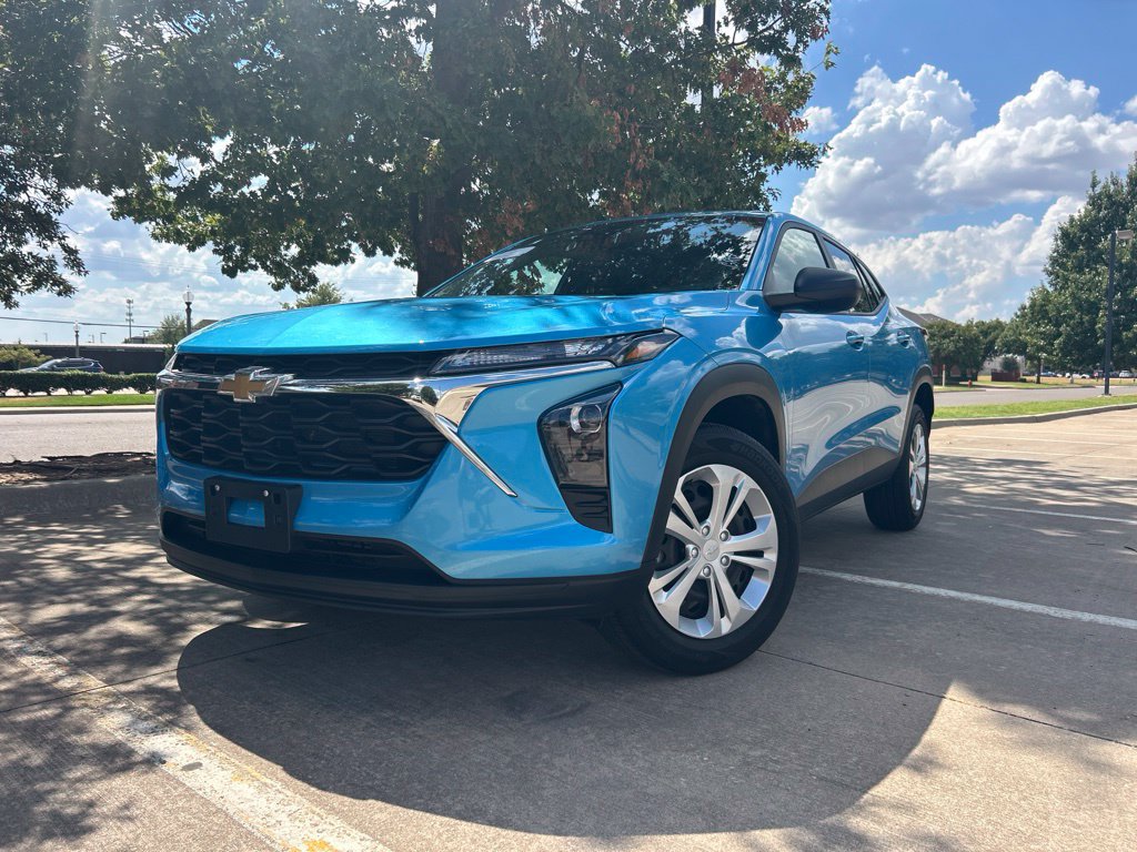 Used 2025 Chevrolet Trax LS FWD image 5
