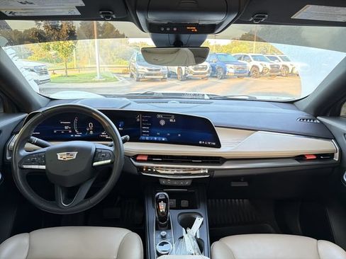 Used 2024 Cadillac XT4 Premium Luxury w/ Active Safety Package AWD/4WD image 20