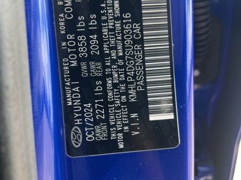 Used 2025 Hyundai Elantra Limited FWD image 10