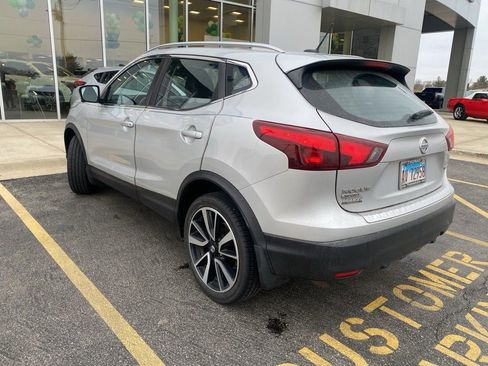 Used 2017 Nissan Rogue Sport SL w/ SL Premium Package image 2