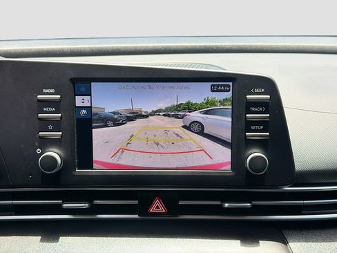 Used 2025 Hyundai Elantra SE w/ Cargo Package FWD image 13
