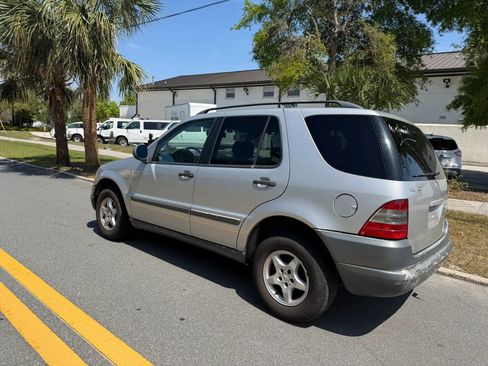 Used 1999 Mercedes-Benz ML 320 ML 320 Sport Utility 4D image 7