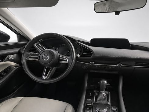 Used 2020 MAZDA MAZDA3 Sedan w/ Preferred Package FWD image 10