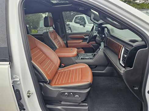 Used 2025 GMC Sierra 2500 Denali Ultimate image 10