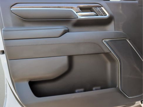 Used 2024 Chevrolet Silverado 2500 LTZ image 15