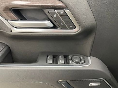 Certified 2025 Chevrolet Silverado 1500 LTZ image 13