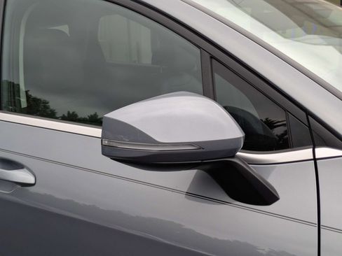 Used 2025 Kia Sportage EX FWD image 17