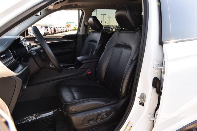 Used 2021 Jeep Grand Cherokee L Limited AWD/4WD image 22
