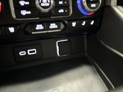 Used 2024 GMC Yukon SLT w/ SLT Luxury Package image 66