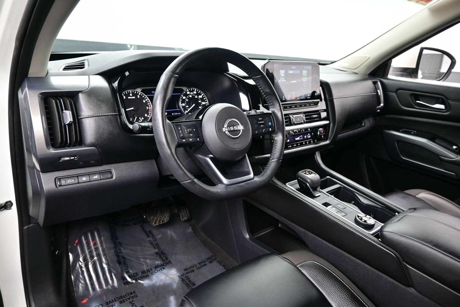 Used 2023 Nissan Pathfinder SL w/ SL Premium Package AWD/4WD image 13