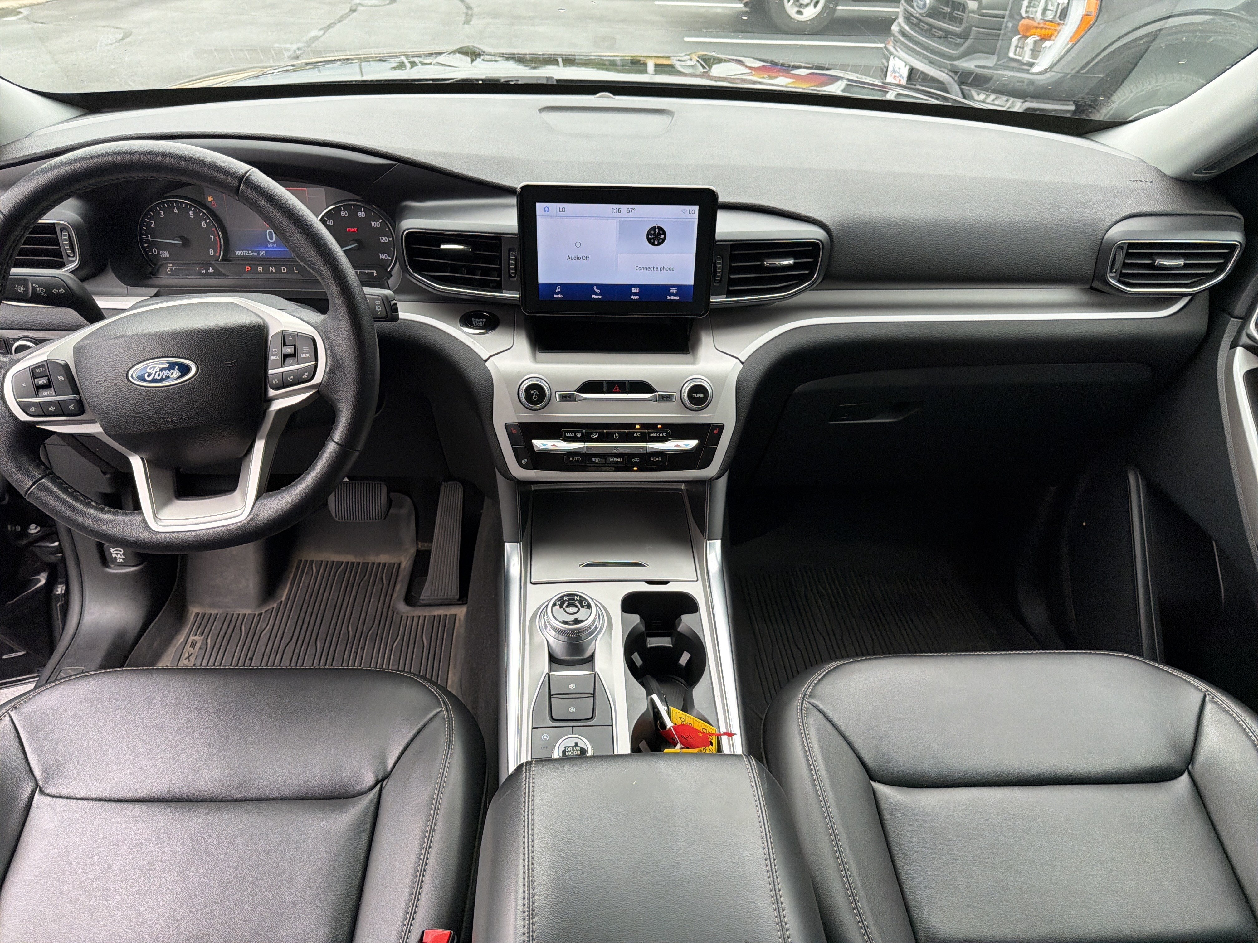 Used 2024 Ford Explorer XLT w/ Equipment Group 202A AWD/4WD image 27