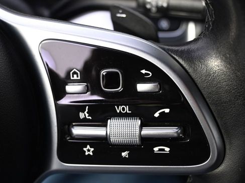 Used 2021 Mercedes-Benz GLB 250 4MATIC image 34