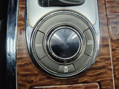 Used 2018 Nissan Armada SL w/ Premium Package image 38