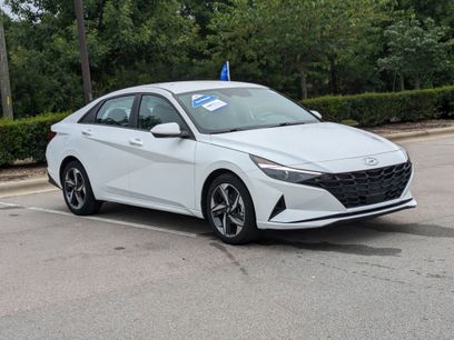 Used 2023 Hyundai Elantra SEL w/ Convenience Package