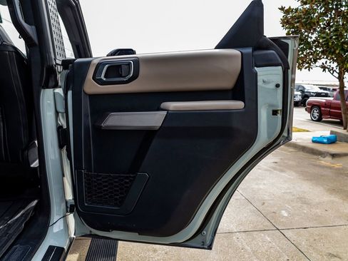 Used 2023 Ford Bronco Wildtrak image 38