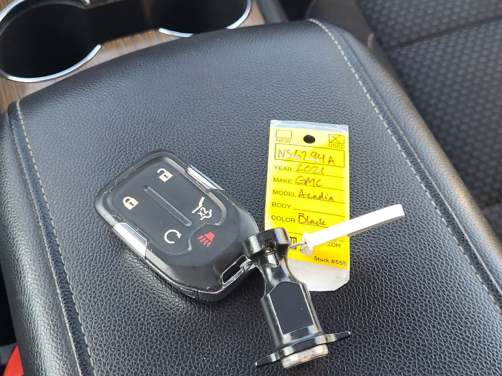 Used 2021 GMC Acadia SLE w/ Driver Convenience Package FWD image 27