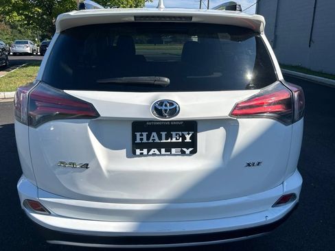 Used 2017 Toyota RAV4 XLE FWD image 5