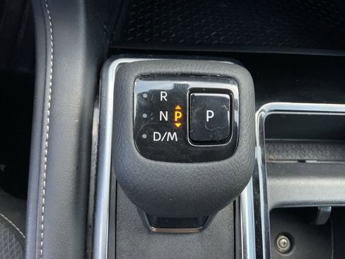 Used 2025 Nissan Pathfinder SV FWD image 18