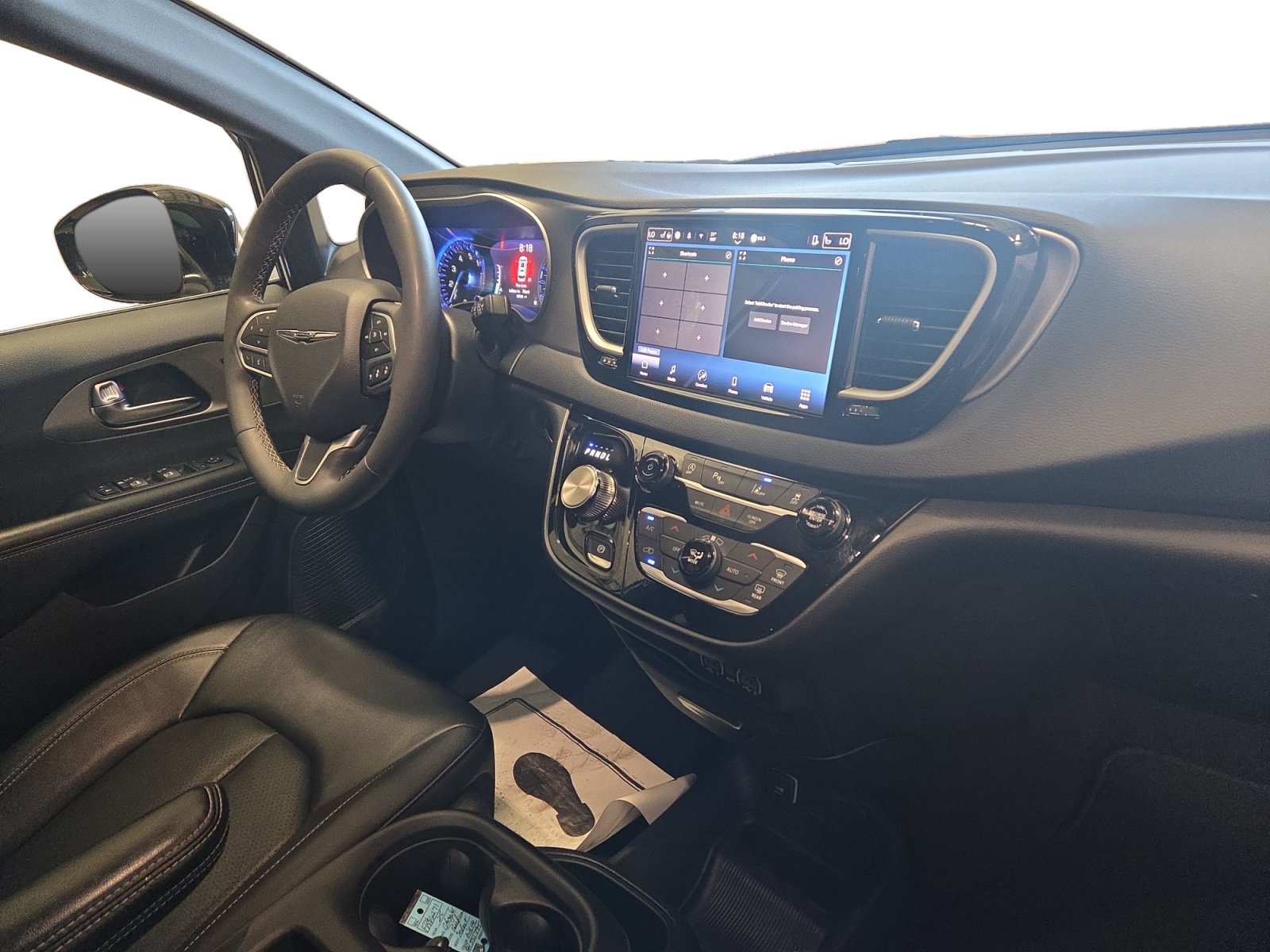 Used 2025 Chrysler Pacifica Select FWD image 14