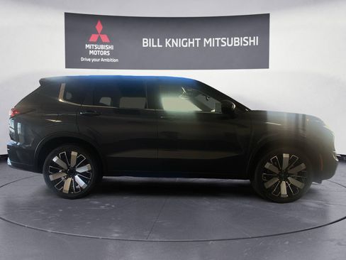 Used 2025 Mitsubishi Outlander SE FWD image 6