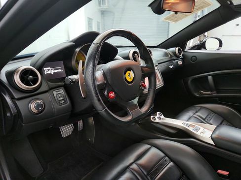 Used 2010 Ferrari California RWD image 13