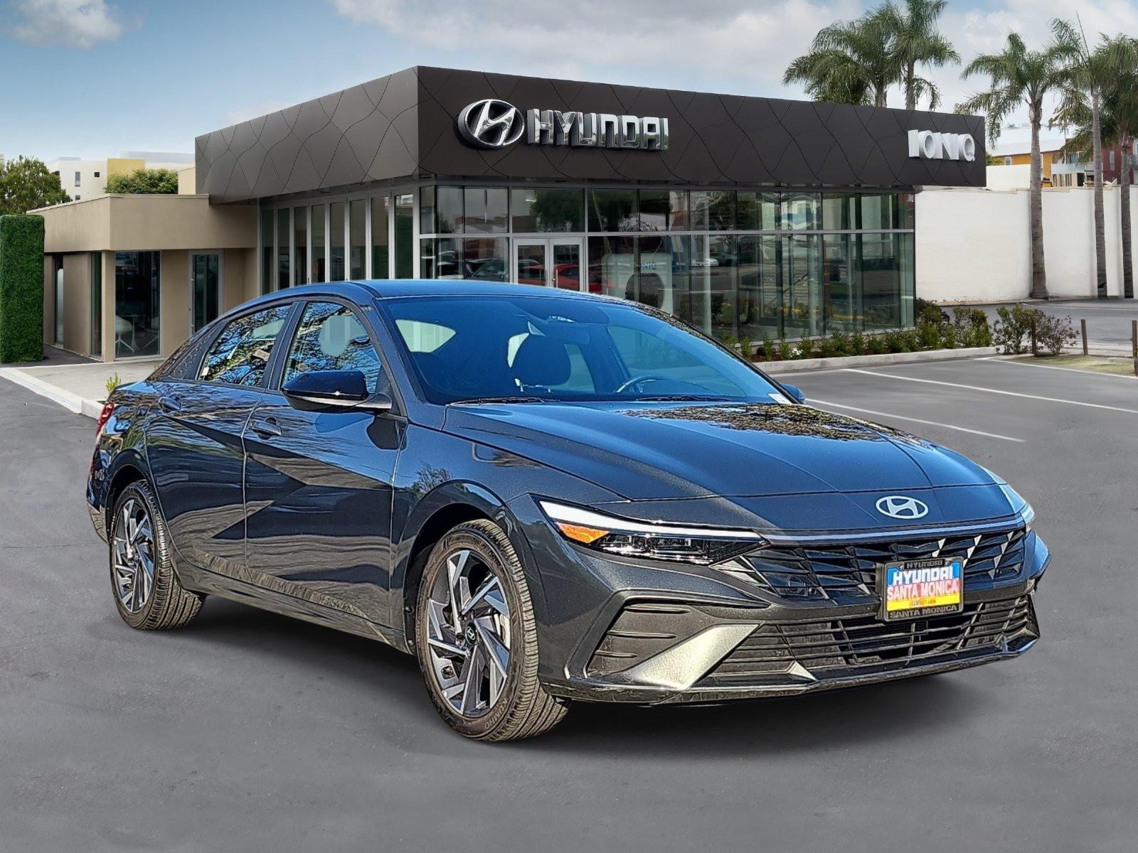 Certified 2025 Hyundai Elantra Sport FWD image 1