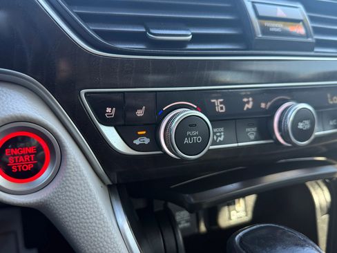 Used 2018 Honda Accord Touring image 29