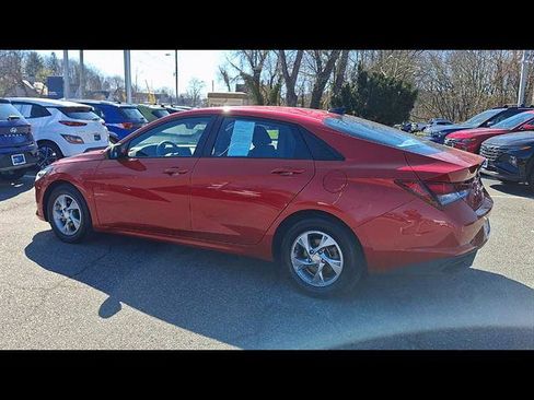 Certified 2023 Hyundai Elantra SE FWD image 6