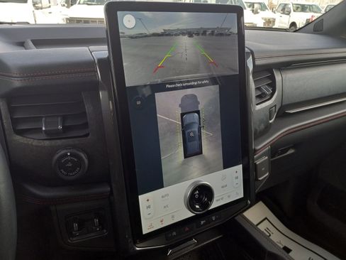 Used 2023 Ford Expedition Limited image 23