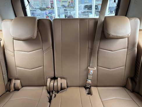 Used 2016 Cadillac Escalade Platinum AWD/4WD image 22