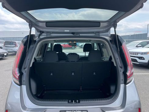 Used 2025 Kia Soul LX w/ LX Technology Package FWD image 29