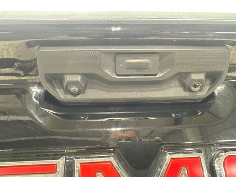 Used 2024 GMC Sierra 1500 Elevation image 24