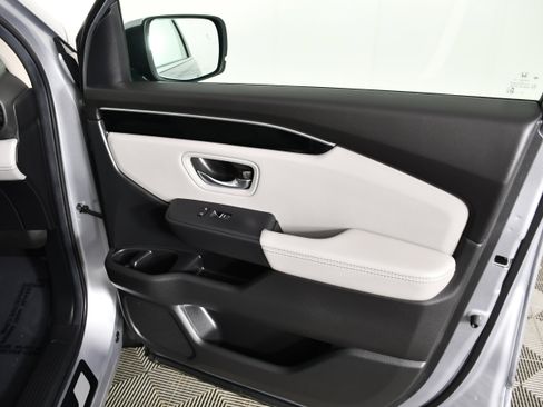 Certified 2025 Honda Pilot EX-L image 40