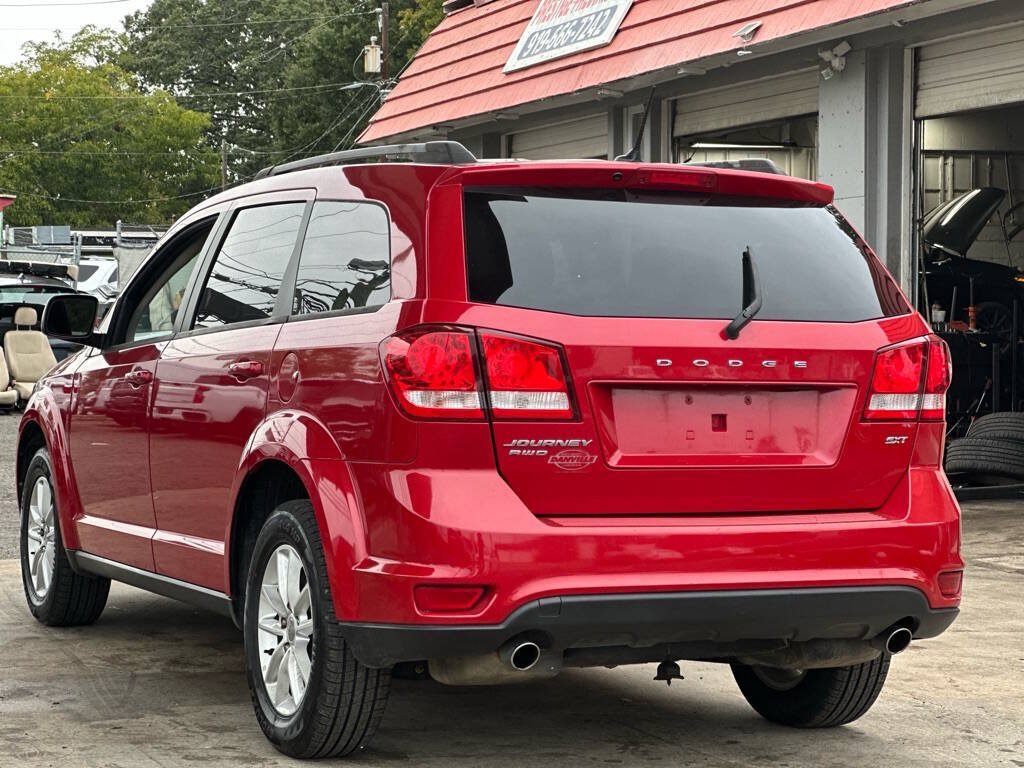 Used 2017 Dodge Journey SXT AWD/4WD image 8