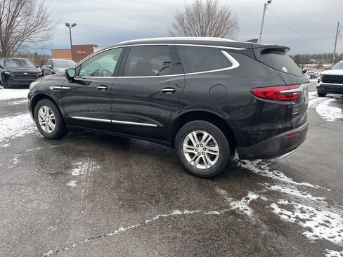 Used 2018 Buick Enclave Essence image 7