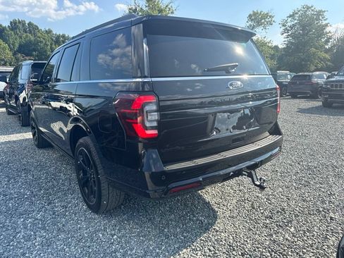 Used 2022 Ford Expedition Limited AWD/4WD image 6