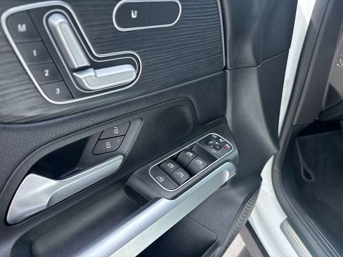 Used 2021 Mercedes-Benz GLB 250 image 25