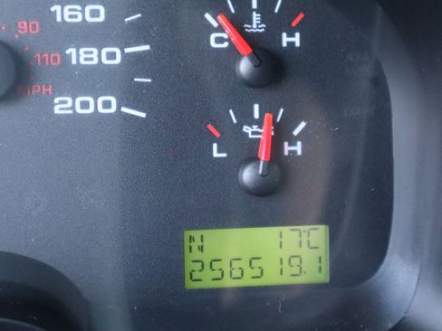 Used 2005 Ford F150 XLT image 43