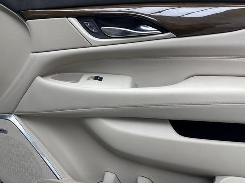 Used 2019 Cadillac Escalade Luxury AWD/4WD image 44
