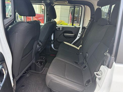 Used 2021 Jeep Gladiator Sport AWD/4WD image 11