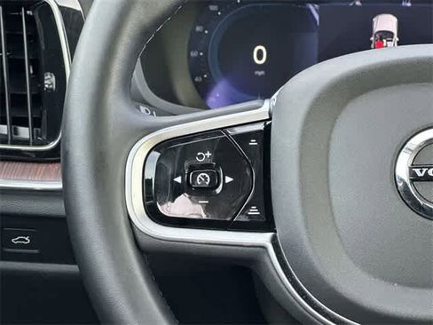 Used 2025 Volvo V60 B5 Cross Country Plus image 9