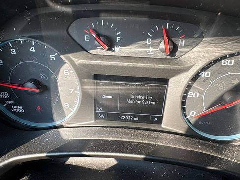 Used 2019 Chevrolet Equinox LS w/ LS Convenience Package AWD/4WD image 27