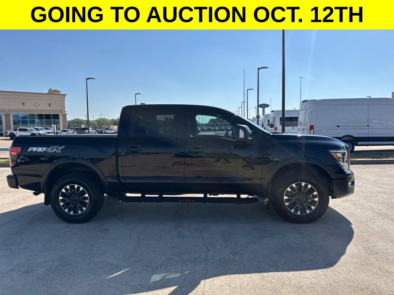 Used 2024 Nissan Titan PRO-4X w/ Pro-4x Convenience Package AWD/4WD image 4