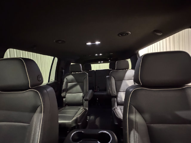 Used 2023 GMC Yukon XL SLT AWD/4WD image 19